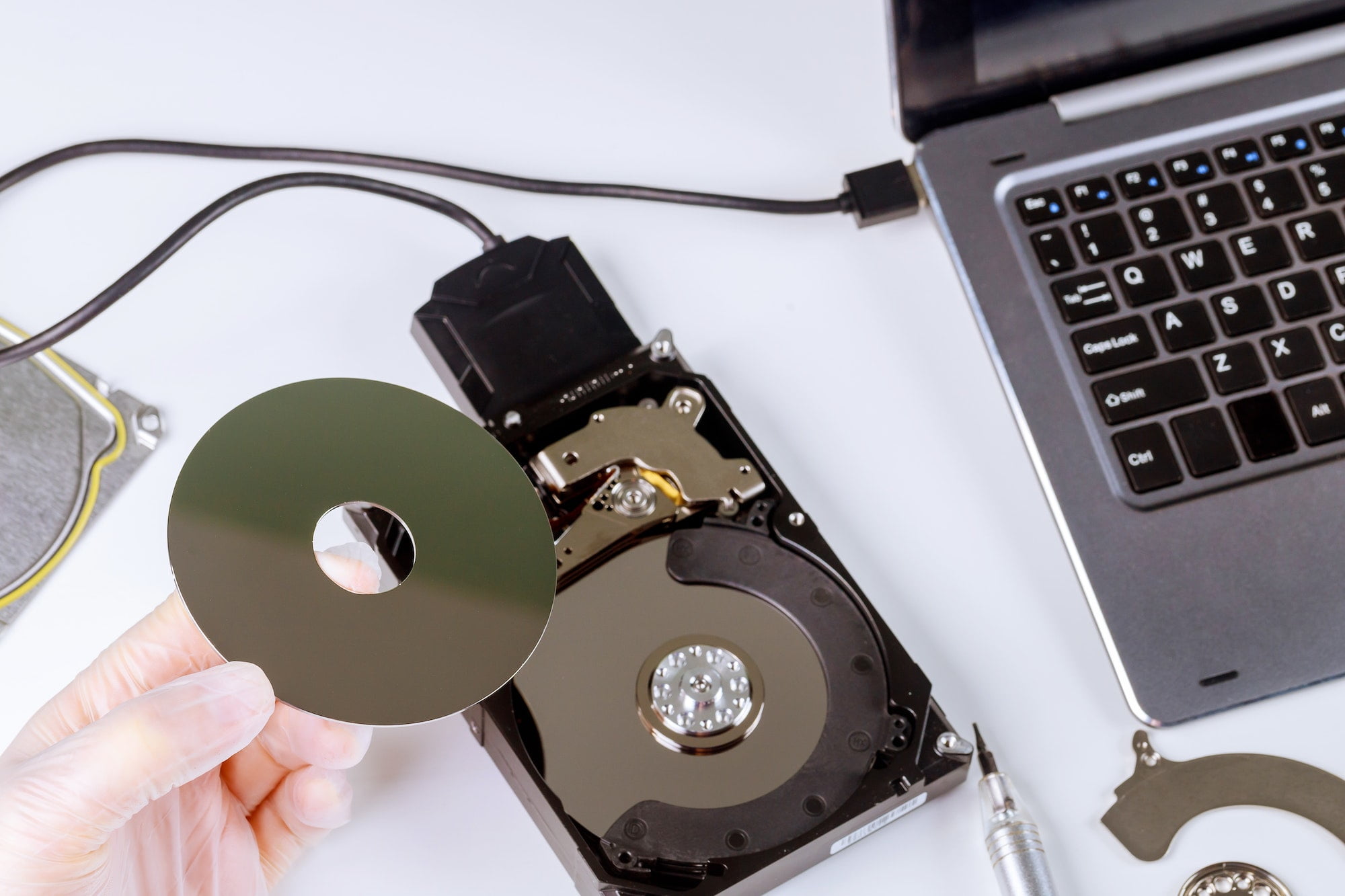 Recovery support hard disk drive to repair screw hard disk in service center